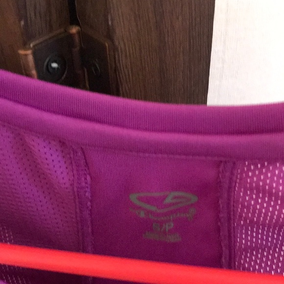 2 Champion Workout Tops - Picture 3 of 7